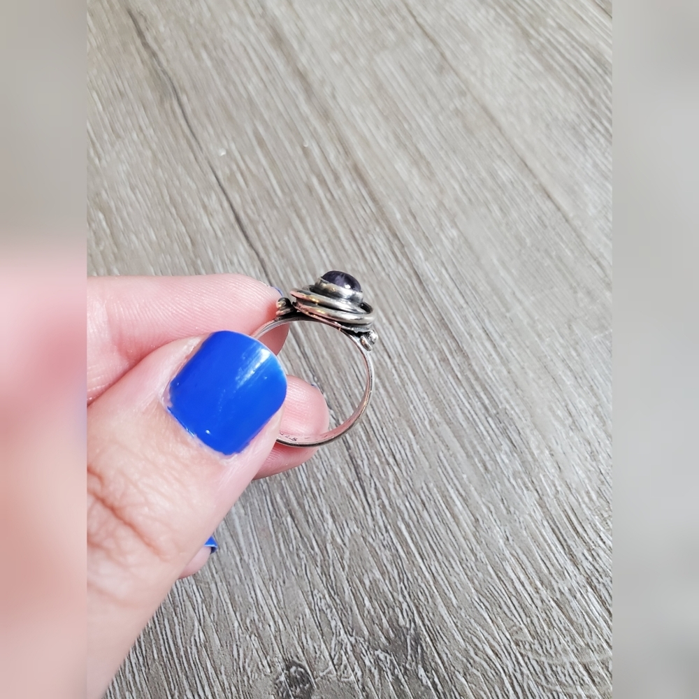 FREE W BUNDLE Amethyst silver swirl ring - Picture 2 of 3
